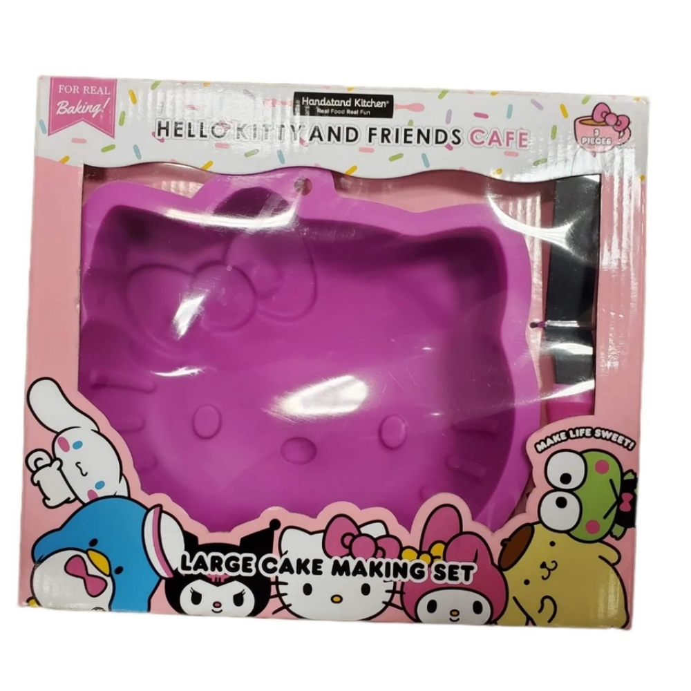 Hello Kitty and Friends Cafe Cake Baking Set
